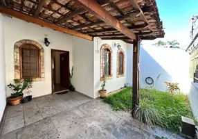 Foto 1 de Casa com 2 Quartos à venda, 72m² em Santa Amélia, Belo Horizonte