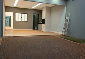 Foto 1 de Casa com 3 Quartos à venda, 105m² em Residencial Veneza, Rio Verde