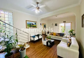 Foto 1 de Casa com 6 Quartos à venda, 358m² em Senhor Bom Jesus, Belo Horizonte