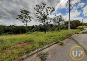 Foto 1 de Lote/Terreno à venda, 300m² em Tiradentes, Betim