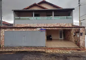 Foto 1 de Casa com 4 Quartos à venda, 192m² em Conjunto Ademar Maldonado, Belo Horizonte