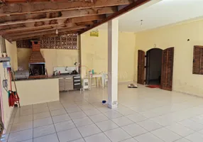 Foto 1 de Sobrado com 4 Quartos à venda, 213m² em Topolândia, São Sebastião
