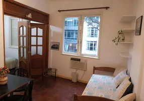 Foto 1 de Apartamento com 1 Quarto para alugar, 33m² em Leme, Rio de Janeiro