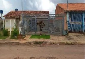 Foto 1 de Casa com 2 Quartos à venda, 46m² em Centro, Águas Lindas de Goiás