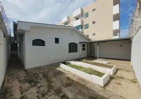 Foto 1 de Casa com 2 Quartos para venda ou aluguel, 143m² em Novo Horizonte, Serra