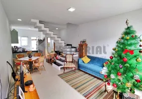 Foto 1 de Casa de Condomínio com 2 Quartos à venda, 80m² em Balneario Copacabana, Caraguatatuba