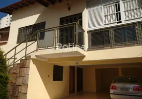 Foto 1 de Casa com 3 Quartos à venda, 274m² em Saraiva, Uberlândia