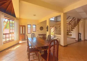 Foto 1 de Casa com 4 Quartos à venda, 228m² em Alto dos Pinheiros, Juiz de Fora