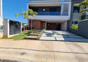 Foto 1 de Casa de Condomínio com 3 Quartos à venda, 290m² em Vila Socorro, Mogi das Cruzes