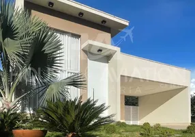 Foto 1 de Casa de Condomínio com 3 Quartos à venda, 215m² em PORTAL DO SOL GREEN, Goiânia