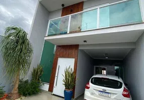 Foto 1 de Sobrado com 3 Quartos à venda, 250m² em Jardim Monte Rei, Maringá