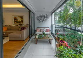 Foto 1 de Apartamento com 3 Quartos à venda, 161m² em Vila Nova Conceição, São Paulo