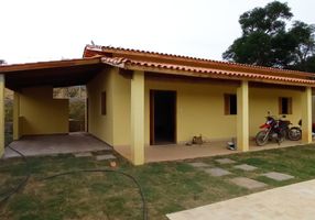 Foto 1 de Fazenda/Sítio com 3 Quartos à venda, 3600m² em Estacao de Moreiras, Mairinque