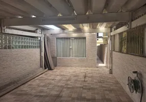 Foto 1 de Sobrado com 3 Quartos para alugar, 180m² em Jardim Ivana, São Paulo