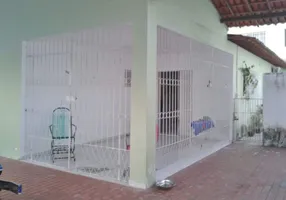 Foto 1 de Casa com 3 Quartos à venda, 200m² em Candelária, Natal