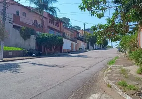 Foto 1 de Sobrado com 3 Quartos à venda, 268m² em Parque dos Passaros, São Bernardo do Campo
