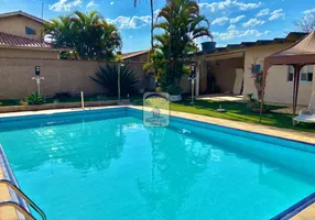 Foto 1 de Casa com 3 Quartos para alugar, 350m² em Jardim dos Pinheiros, Atibaia