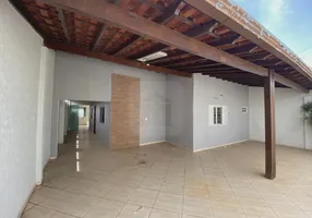Foto 1 de Casa com 3 Quartos à venda, 230m² em Segismundo Pereira, Uberlândia