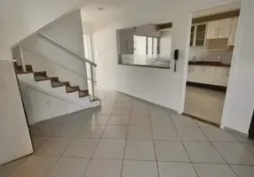 Foto 1 de Casa de Condomínio com 4 Quartos à venda, 200m² em Glória, Macaé