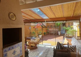 Foto 1 de Casa de Condomínio com 3 Quartos à venda, 225m² em Guarujá, Porto Alegre