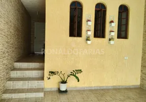 Foto 1 de Casa com 3 Quartos à venda, 180m² em Jardim Das Imbuias, São Paulo