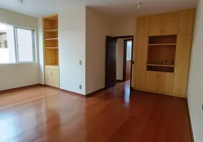 Foto 1 de Apartamento com 3 Quartos à venda, 130m² em Santo Antônio, Belo Horizonte
