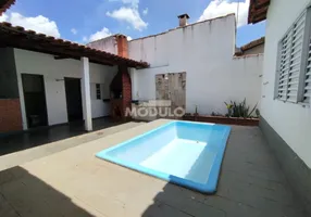 Foto 1 de Casa com 3 Quartos à venda, 200m² em Custódio Pereira, Uberlândia