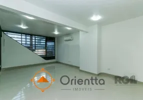 Foto 1 de Sala Comercial para alugar, 35m² em Chácara das Pedras, Porto Alegre