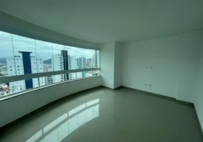 Foto 1 de Apartamento com 4 Quartos à venda, 242m² em Centro, Balneário Camboriú