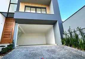 Foto 1 de Sobrado com 3 Quartos à venda, 169m² em Floresta, Joinville