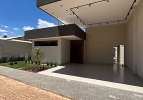 Foto 1 de Casa de Condomínio com 3 Quartos à venda, 250m² em Setor Habitacional Vicente Pires, Brasília