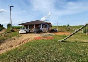 Foto 1 de Fazenda/Sítio com 3 Quartos à venda, 30000m² em Guajuvira, Araucária