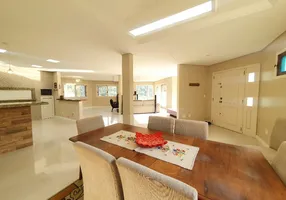Foto 1 de Casa de Condomínio com 3 Quartos à venda, 320m² em Linha 40, Caxias do Sul