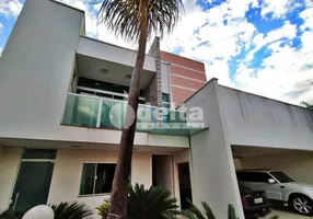 Foto 1 de Casa com 5 Quartos à venda, 336m² em Morada da Colina, Uberlândia