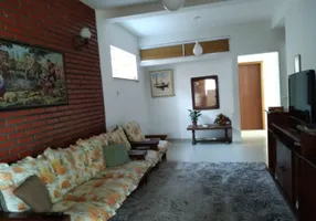 Foto 1 de Casa com 4 Quartos à venda, 191m² em Vila São José, Taubaté