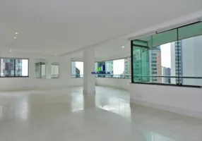 Foto 1 de Apartamento com 4 Quartos para alugar, 210m² em Belvedere, Belo Horizonte
