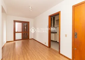 Foto 1 de Apartamento com 2 Quartos à venda, 54m² em Menino Deus, Porto Alegre