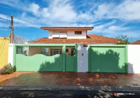 Foto 1 de Casa com 4 Quartos à venda, 252m² em Jardim dos Estados, Campo Grande