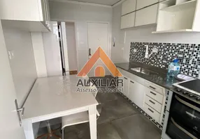 Foto 1 de Apartamento com 3 Quartos para venda ou aluguel, 130m² em Gonzaga, Santos