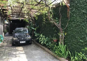 Foto 1 de Casa com 5 Quartos à venda, 150m² em Centro, Nilópolis