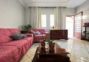 Foto 1 de Casa com 3 Quartos à venda, 72m² em Santa Rosa, Belo Horizonte