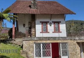 Foto 1 de Casa com 3 Quartos à venda, 1192m² em Quitandinha, Petrópolis