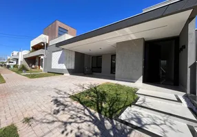 Foto 1 de Casa de Condomínio com 3 Quartos à venda, 211m² em Aeroporto, Maringá