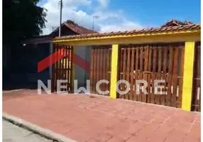 Foto 1 de Casa de Condomínio com 2 Quartos à venda, 75m² em Maracanã, Praia Grande