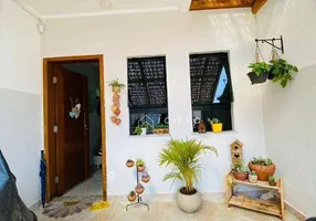 Foto 1 de Sobrado com 2 Quartos à venda, 71m² em Borda da Mata, Caçapava