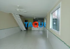 Foto 1 de Casa de Condomínio com 4 Quartos para alugar, 280m² em Foguete, Cabo Frio