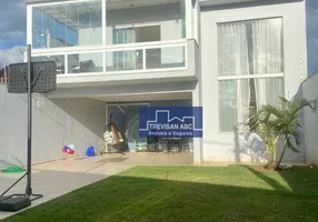 Foto 1 de Sobrado com 4 Quartos à venda, 220m² em Jardim Bopiranga, Itanhaém