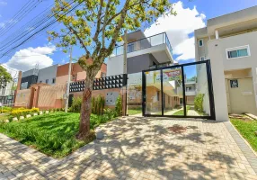 Foto 1 de Sobrado com 3 Quartos à venda, 198m² em Água Verde, Curitiba