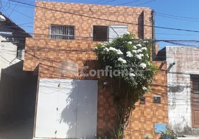 Foto 1 de Casa com 3 Quartos à venda, 60m² em Floresta, Fortaleza