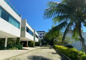 Foto 1 de Casa de Condomínio com 4 Quartos para venda ou aluguel, 250m² em Riviera Fluminense, Macaé